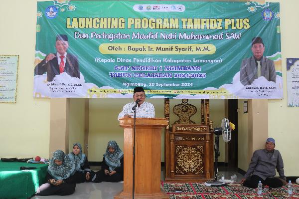 SMP Negeri 1 Ngimbang Launching Program Tahfidz Plus dan Peringatan Maulid Nabi Muhammad SAW