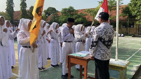 Sertijab dan Pelantikan Pengurus OSIS SMP NEGERI 1 Ngimbang Periode 2025 2026