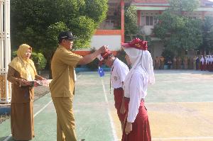 Apel Pembukaan MPLS SMPN 1 Ngimbang Tahun Pelajaran 2025 2026