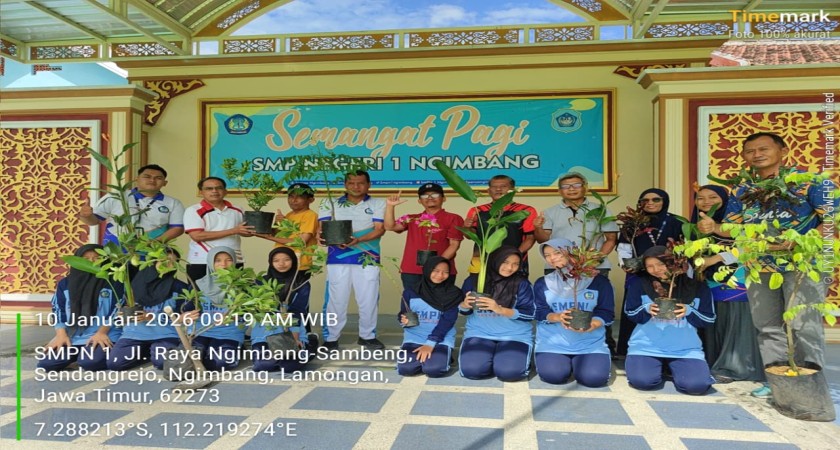 SMPN 1 Ngimbang Peringati Hari Gerakan Satu Juta Pohon untuk Dukung Program Adiwiyata