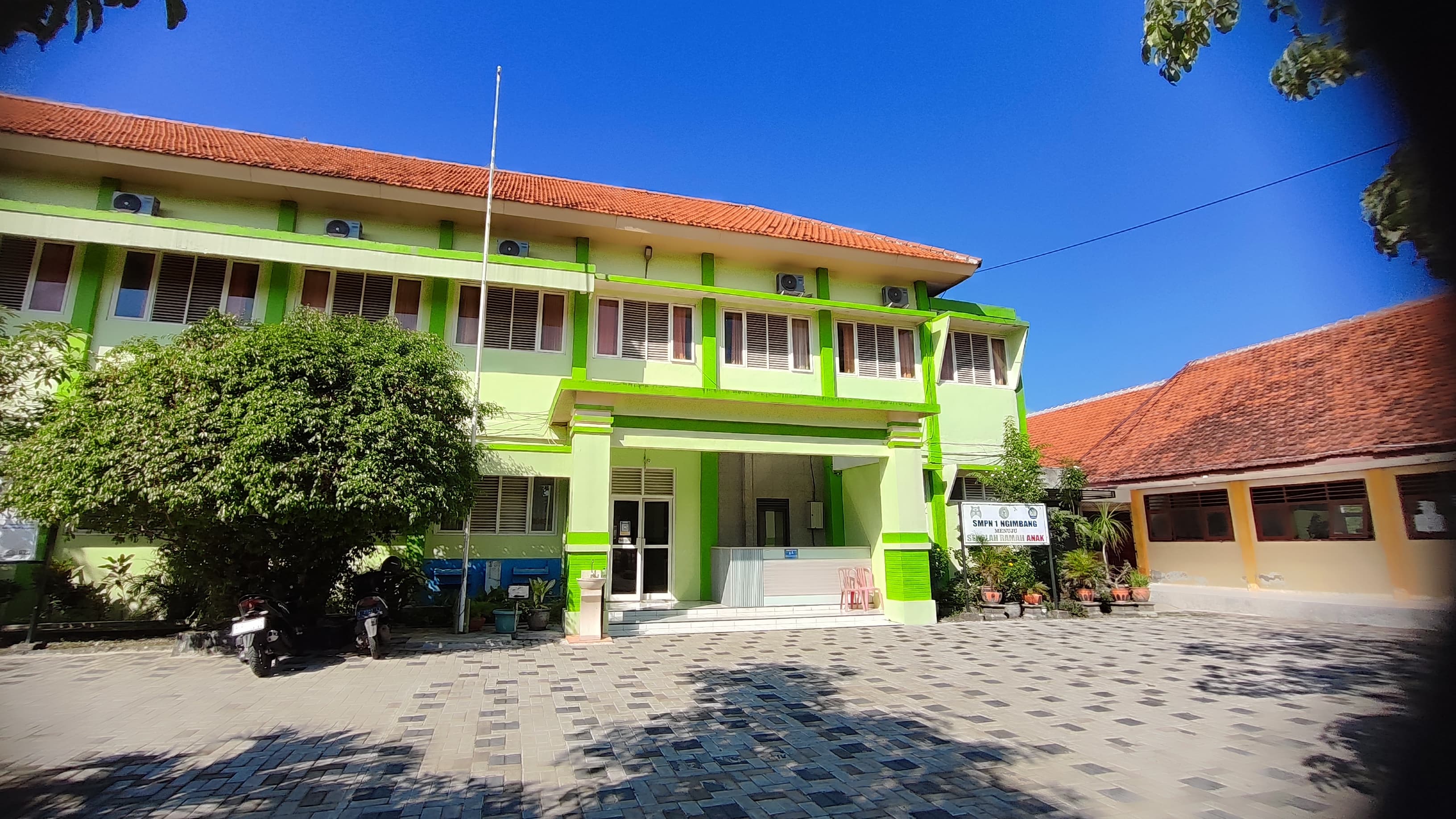Gedung SMPN 1 Ngimbang