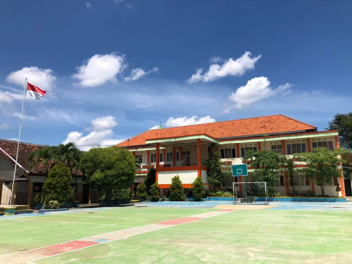 Gedung SMP Negeri 1 Ngimbang